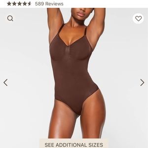 Skims bodysuit brown